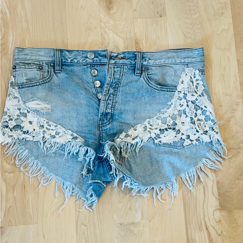 Perfect condition Free People We The Free Denim and Lace
Cut Off Shorts